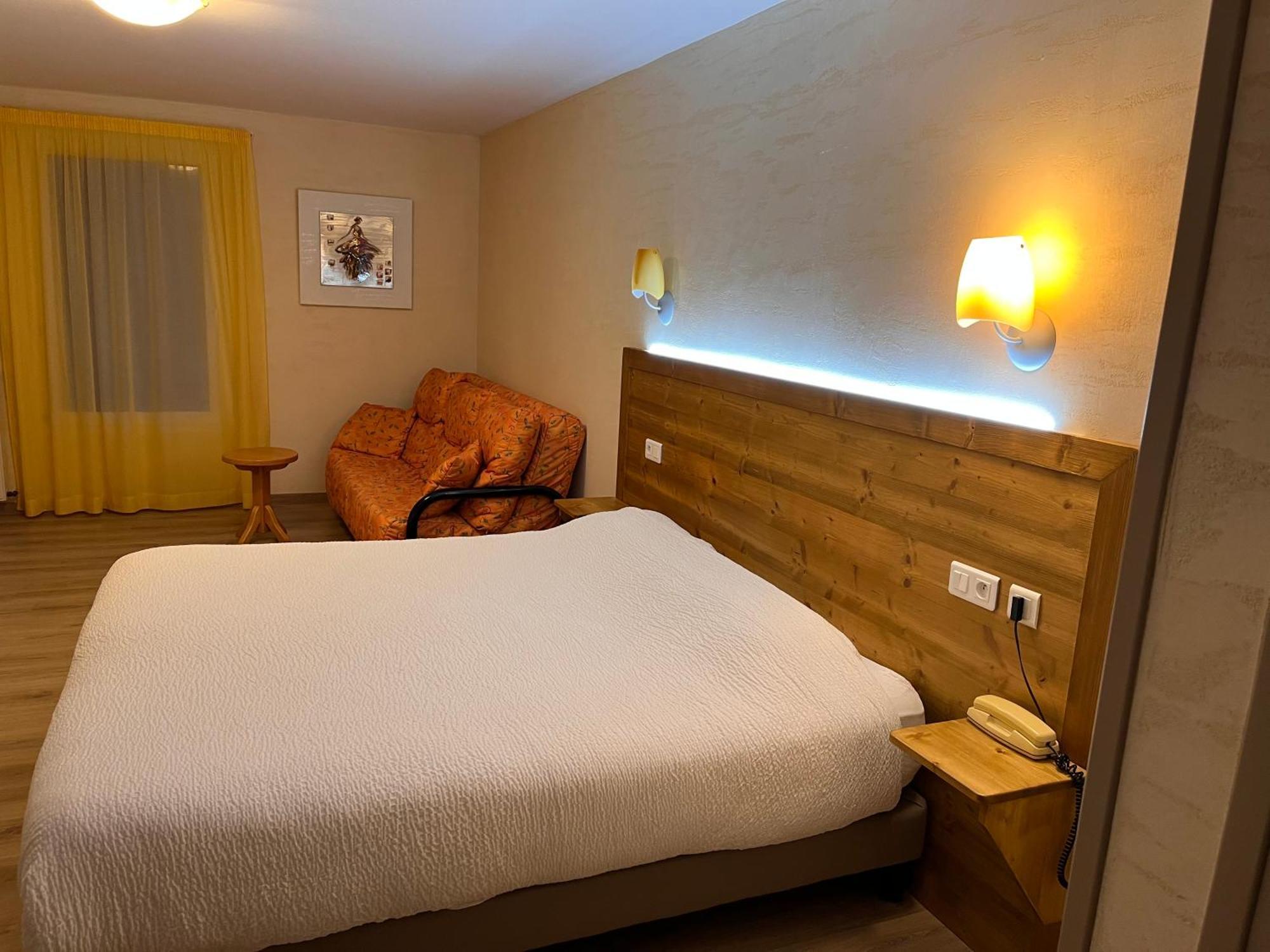 Logis Hotel Spa Restaurant Le Provence Lanarce Eksteriør bilde
