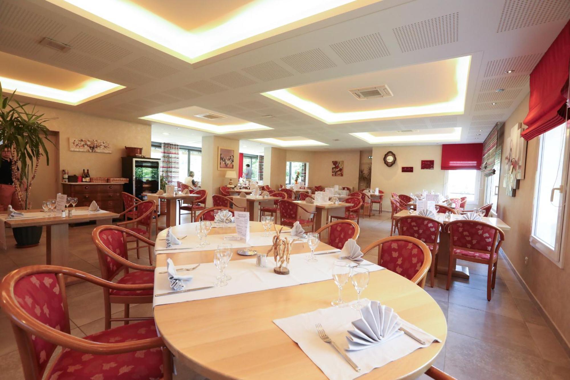 Logis Hotel Spa Restaurant Le Provence Lanarce Eksteriør bilde