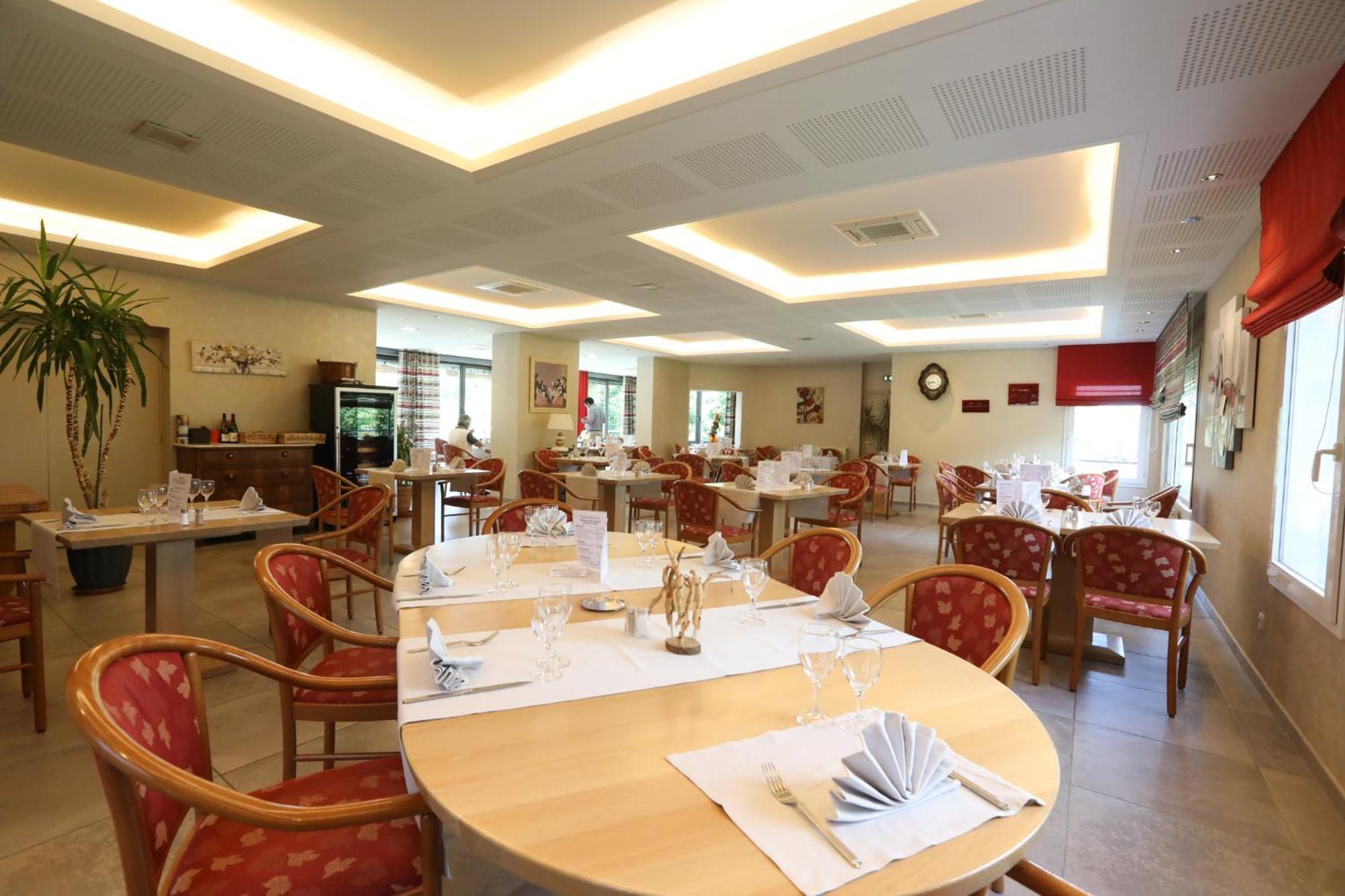 Logis Hotel Spa Restaurant Le Provence Lanarce Eksteriør bilde